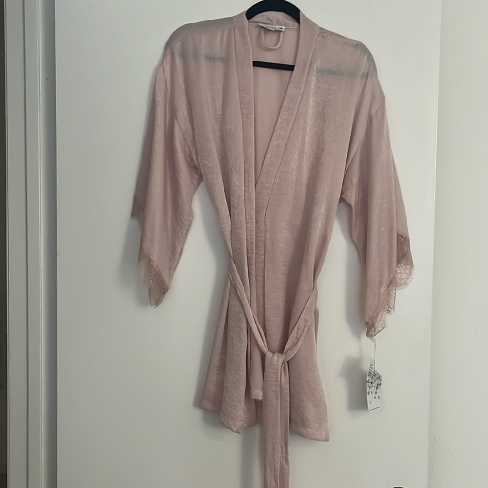 NWT in bloom by jonquil blush pink robe xs/s